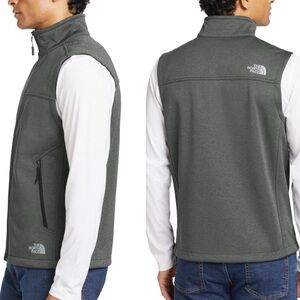 North Face NWT Men’s Ridgewall SS Corporate Maggiano’s Chili’s Zip Up Vest Small